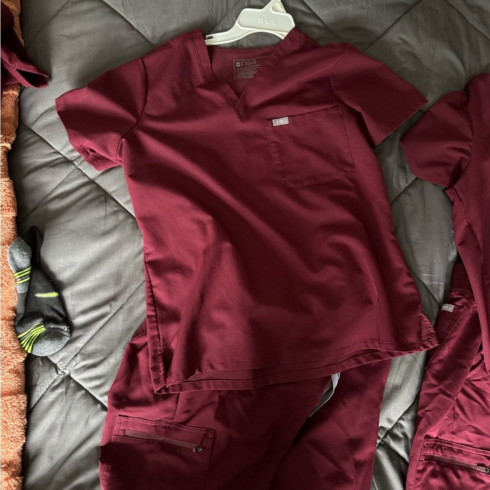 Burgundy Figs Scrub Set!!